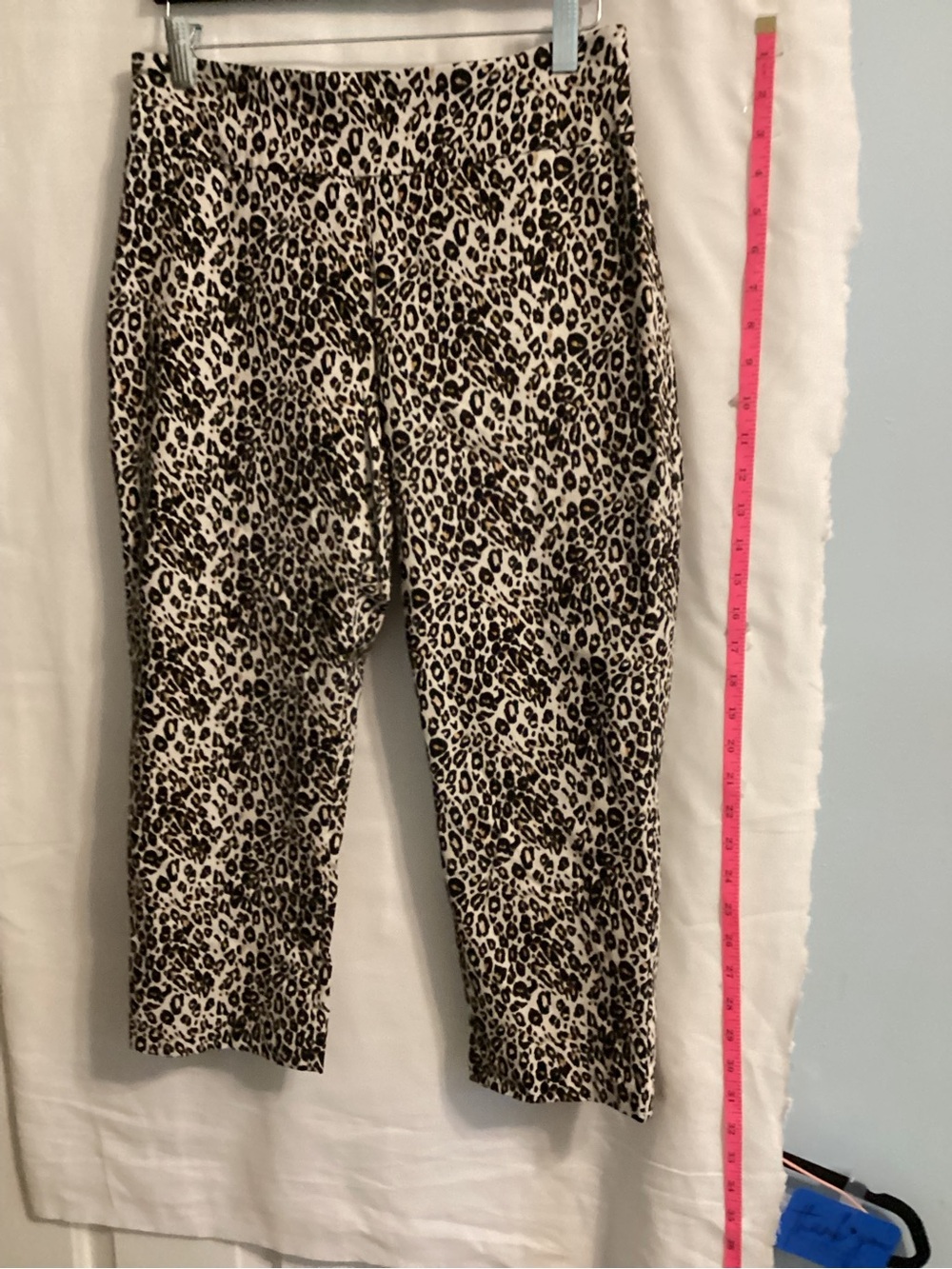 SZ 12 Women Leopard Print Capri Pants